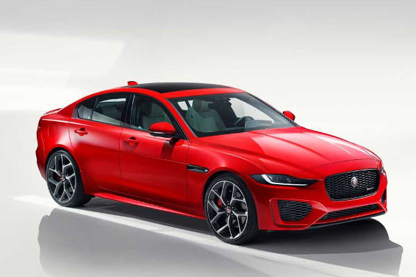 Nouvelle Jaguar XE.jpg